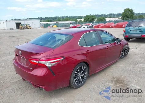 2018 Toyota Camry Se z USA, uszkodzony, nr VIN 4T1B11HKXJU556369